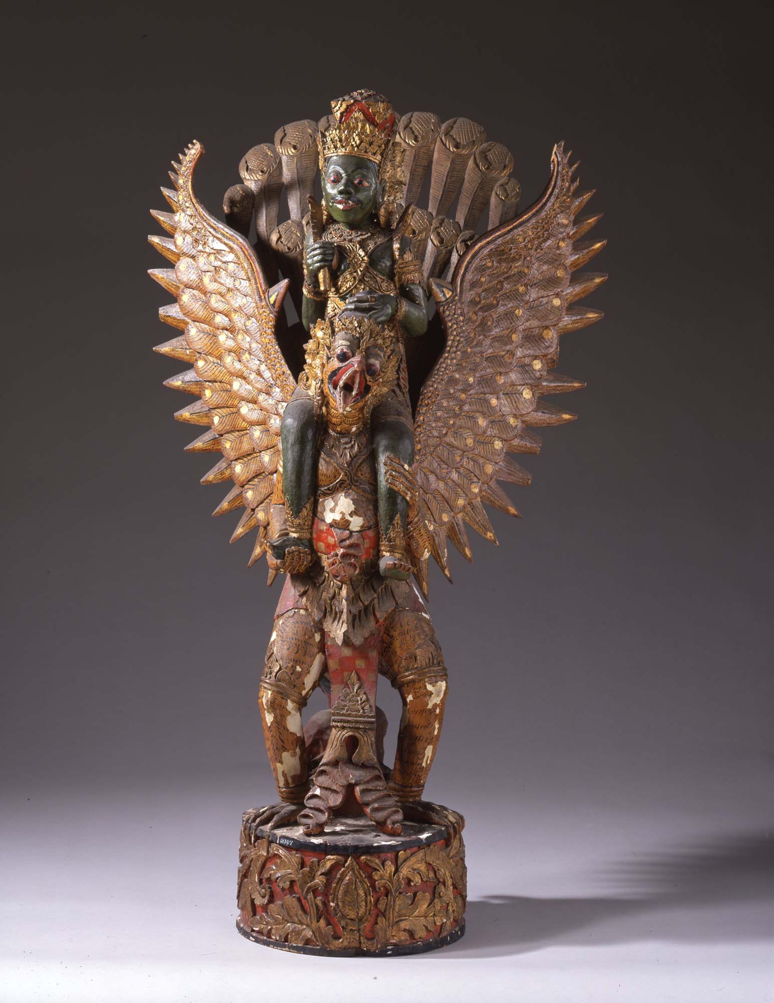木彫りのガルーダとヴィシュヌ神 - 置物