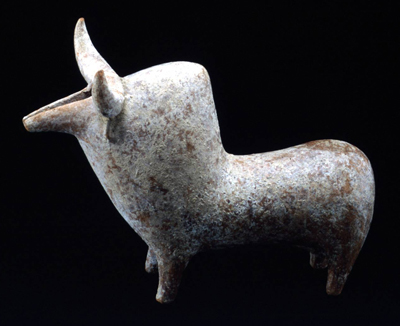 コブ牛形注口土器　イラン、ギーラーン州出土　前1000年頃