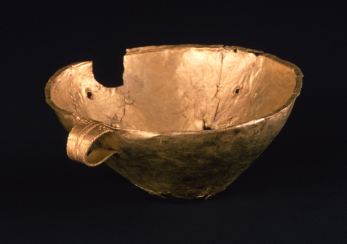 金製把手付杯　ギリシア　前1600年頃　径12.6cm